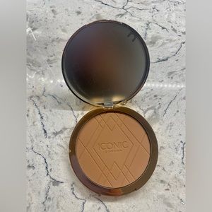 ULTIMATE BRONZING POWDER
Warm Bronze Iconic London